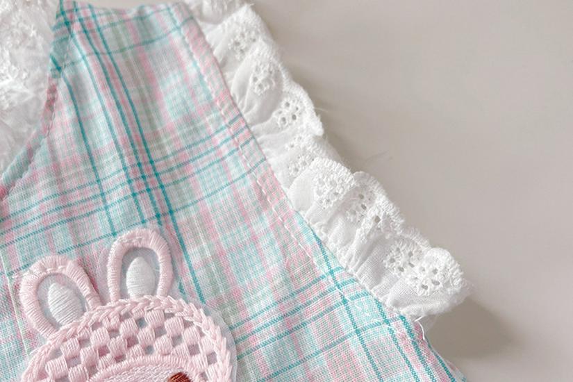 2026 Summer Girls' Stylish Plaid Two-Piece Set with Little Rabbit Lace Sleeveless Design