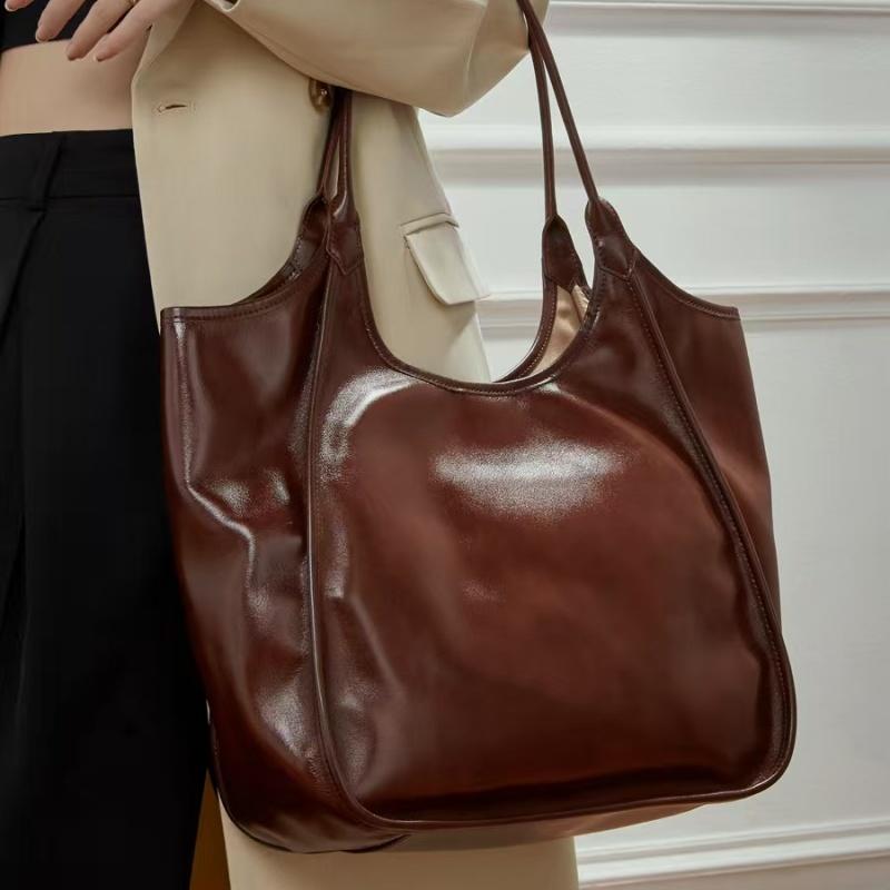 New Top Layer Cowhide Women's Shoulder Bag High Texture Leather Armpit Bag Large Capacity Commuting Shopping Bag 0 sold