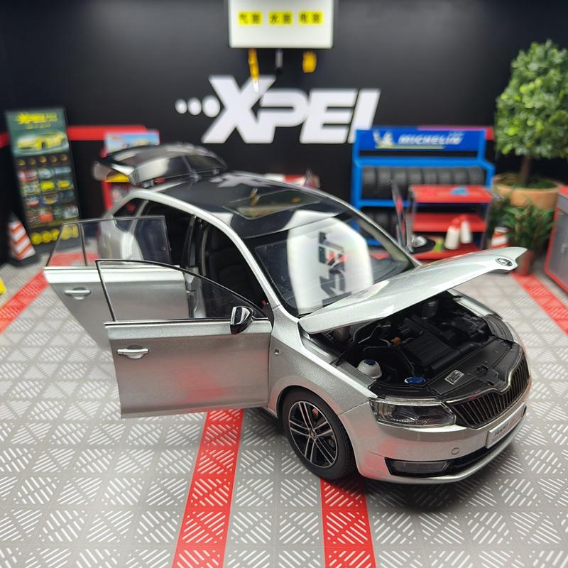 1:18 SKODA Rapid Spaceback Alloy Wagon Car Model Diecast Metal Travel Vehicles Car Model Simulation Collection Children Toy Gift