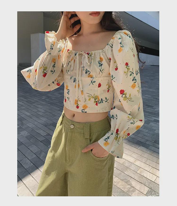 2025 Spring French Fashion Floral Trumpet Sleeve Slim Top for Women - C3531