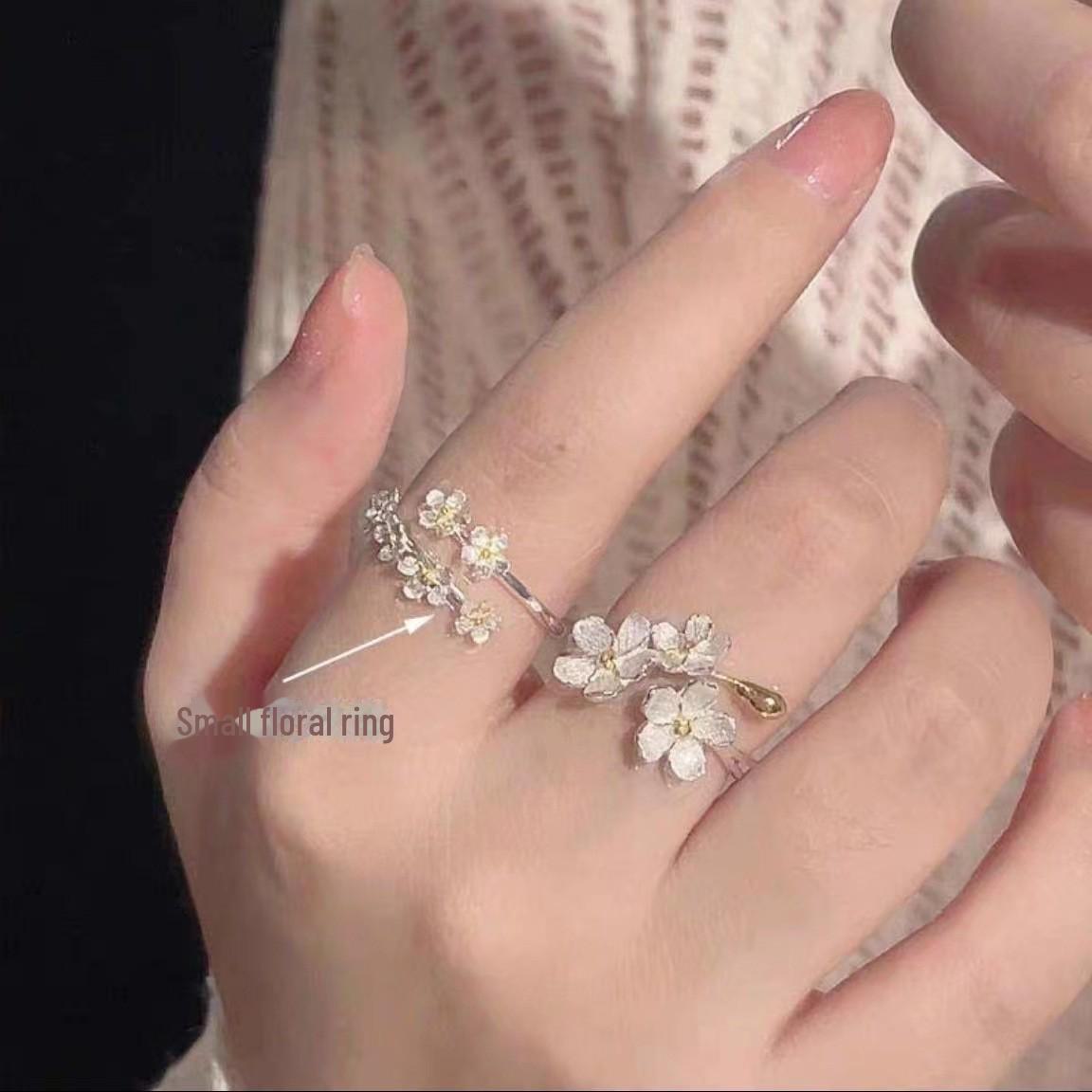 

Кольцо-цветок в стиле блогера Xiaohongshu Niche Design — высококачественные аксессуары простого стиля для женщин