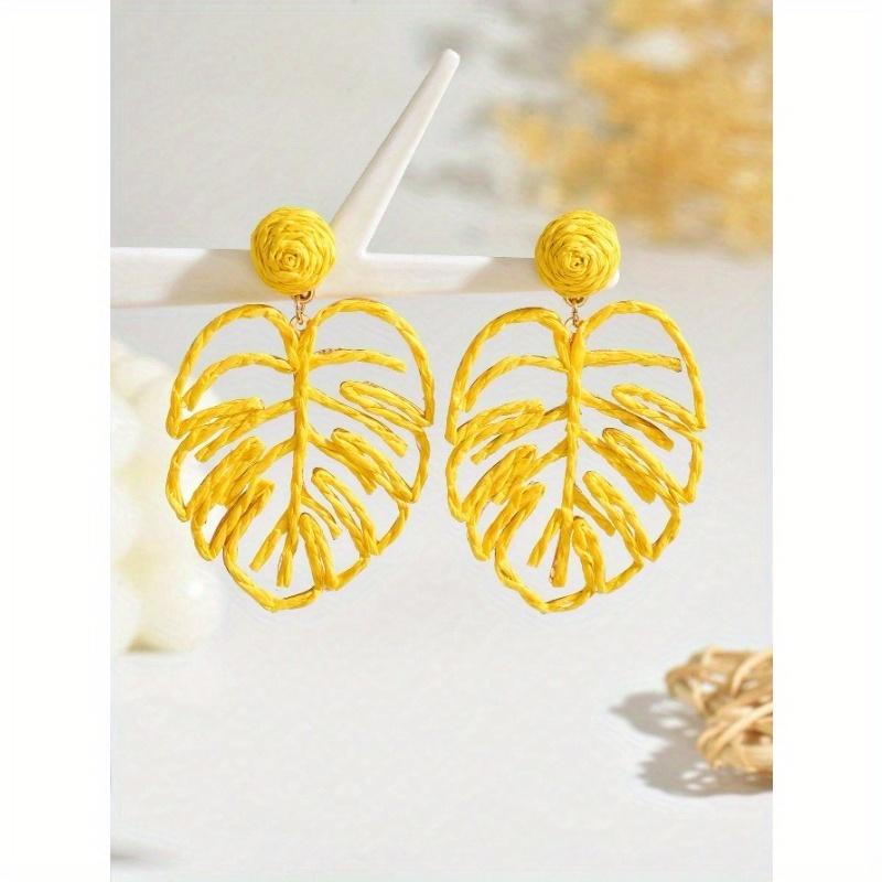 

1 пара плетеных вручную красочных серег в виде листьев, дизайн с прорезями, повседневные и универсальные, подходят для лета, вечеринок, отпусков one-size жёлтый