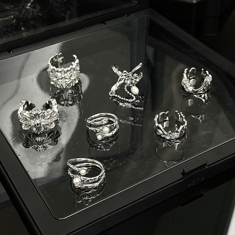 Niche Design Cold Wind Irregular Fold French Cross Chain Fringed Open Ring Female Zircon