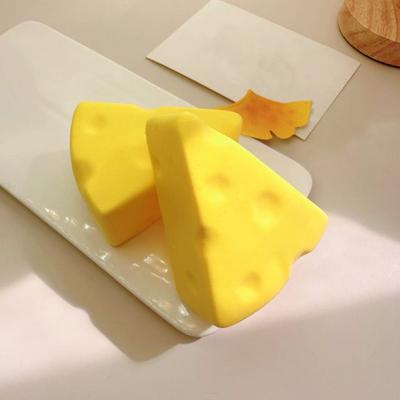 Slow Rebound Toy Hawaiian Bread Squeeze Toy Soft Slow-Rising Stress Relief Fidget Toy Realistic Bread Decompression Gadget for Kids Adults