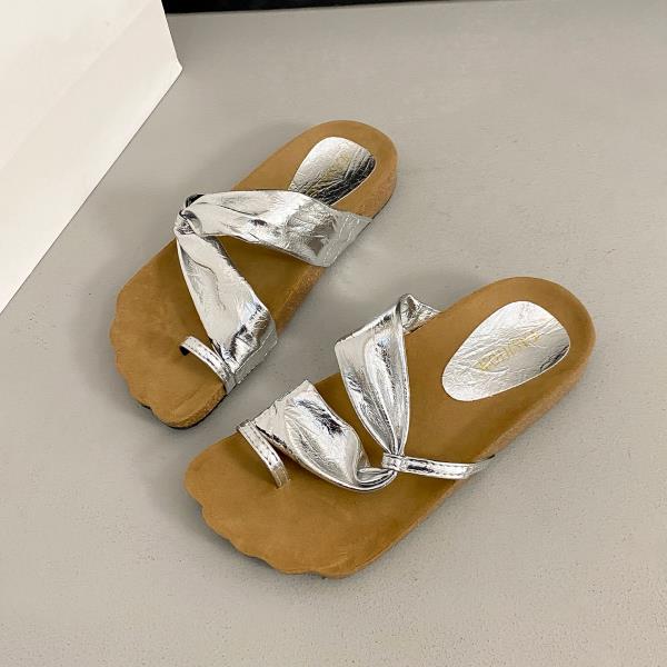 Fashion Shoes Woman 2025 Female Slippers Rubber Flip Flops New Silver Beach Hawaiian Slides Scandals Shoes Ladies' Slippers Summer Clogs