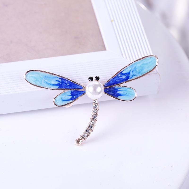 Elegant Women's Pearl & Rhinestone Cartoon Brooch Scarf Buckle with Diamond-Studded Alloy Corsage