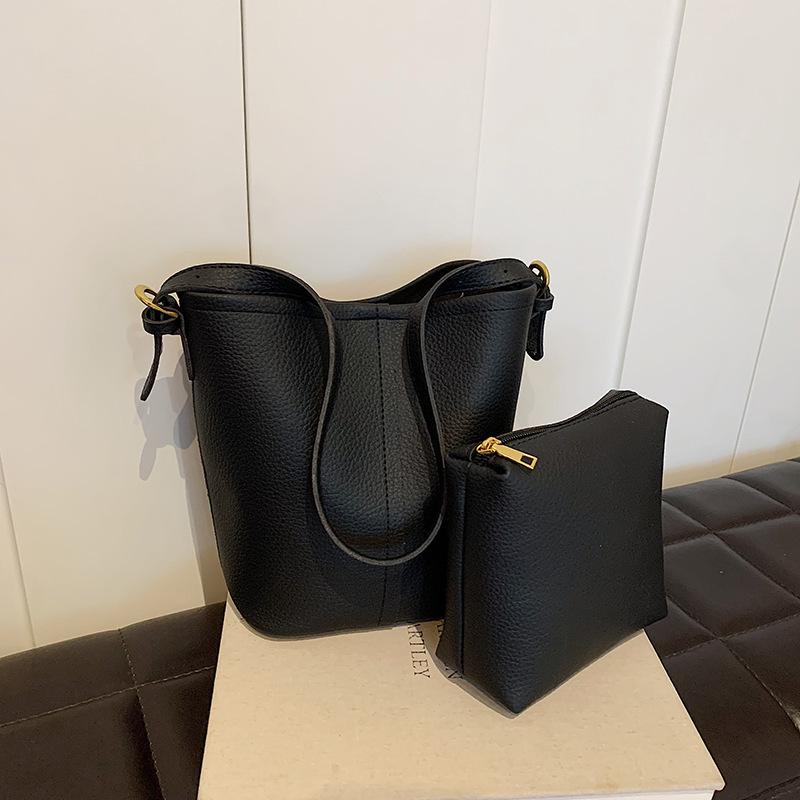 Bag Handbag Women's 2025 New Super Fire Summer Crossbody Bucket Bag Fashion Commuter Shoulder Underarm Bag