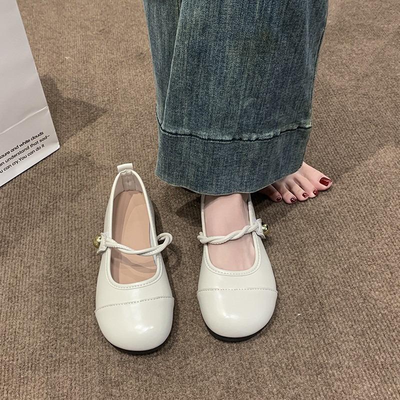 Flat bottom retro Mary Jane single shoes women's autumn new shallow mouth soft sole with skirt small leather shoes women