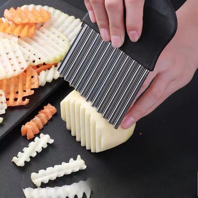 Coltello Ondulato per Tagliare Patatine Waffle Acciaio Inossidabile Verdura Patata Tritatutto Ondulato Affettatrice per Patatine Fritte per Carota Cipolla