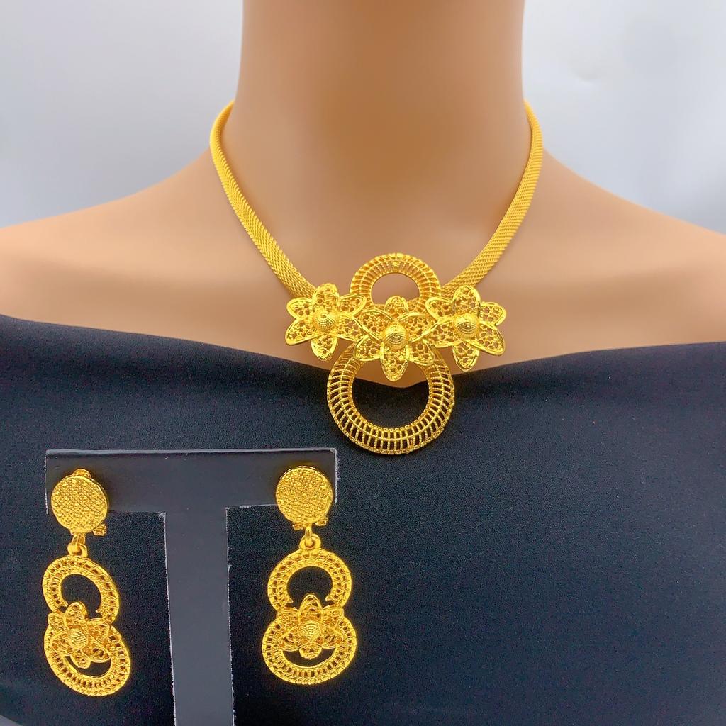 Heiße Verkäufe Luxuriös Groß Braut Afrikanische Blumen Design 24 Karat Vergoldet Schmuckset für Hochzeitschmuck Halskette Ohrring Set