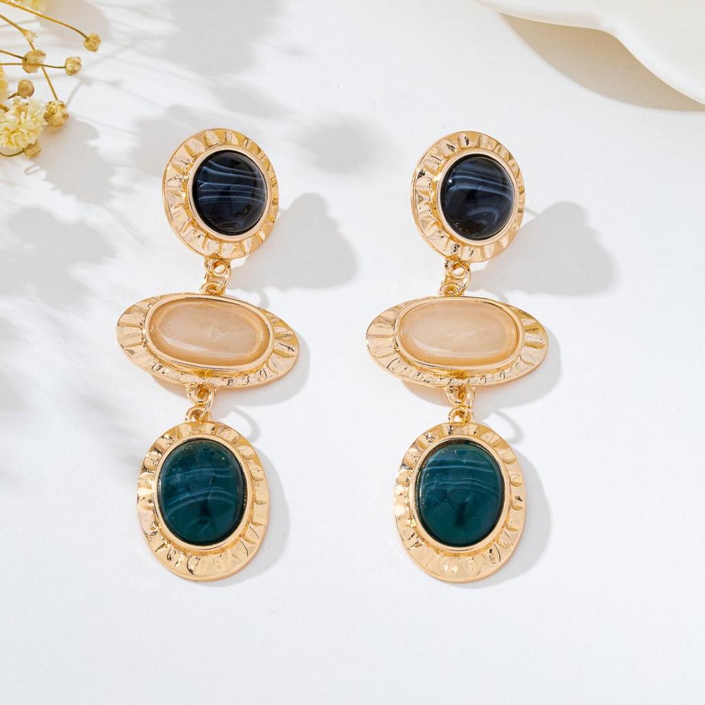 Versatile Retro Resin Alloy Dangle Earrings - Personalized Light Luxury Vacation Style