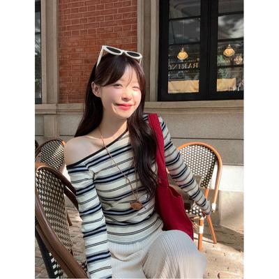 Contrast Striped Long-sleeved T-shirt for Women In Autumn New Temperament Versatile Sloping Shoulder Student Slim Slimming Top Trendy