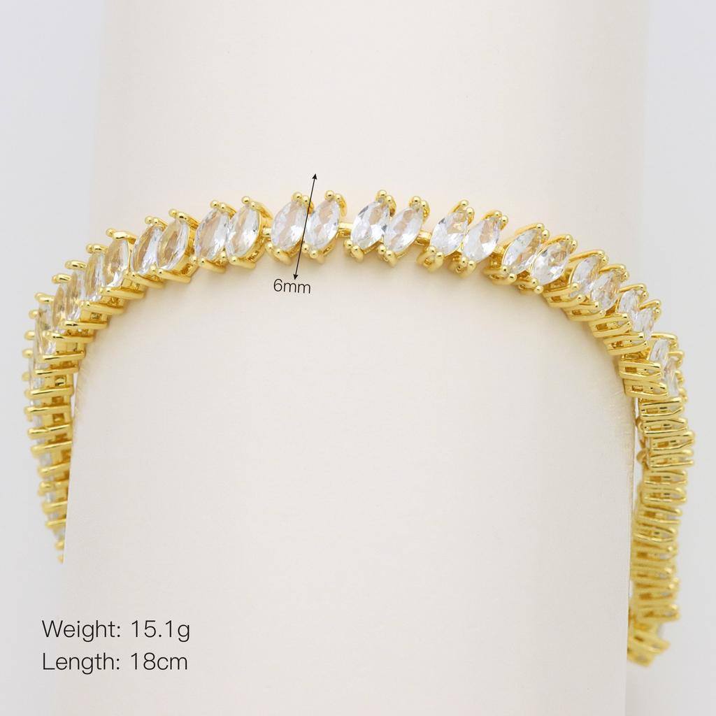 Personalized Light Luxury High-End Copper Gold-Plated Hollow Heart-Shaped Love Zircon Pig Nostril Strap Bracelet