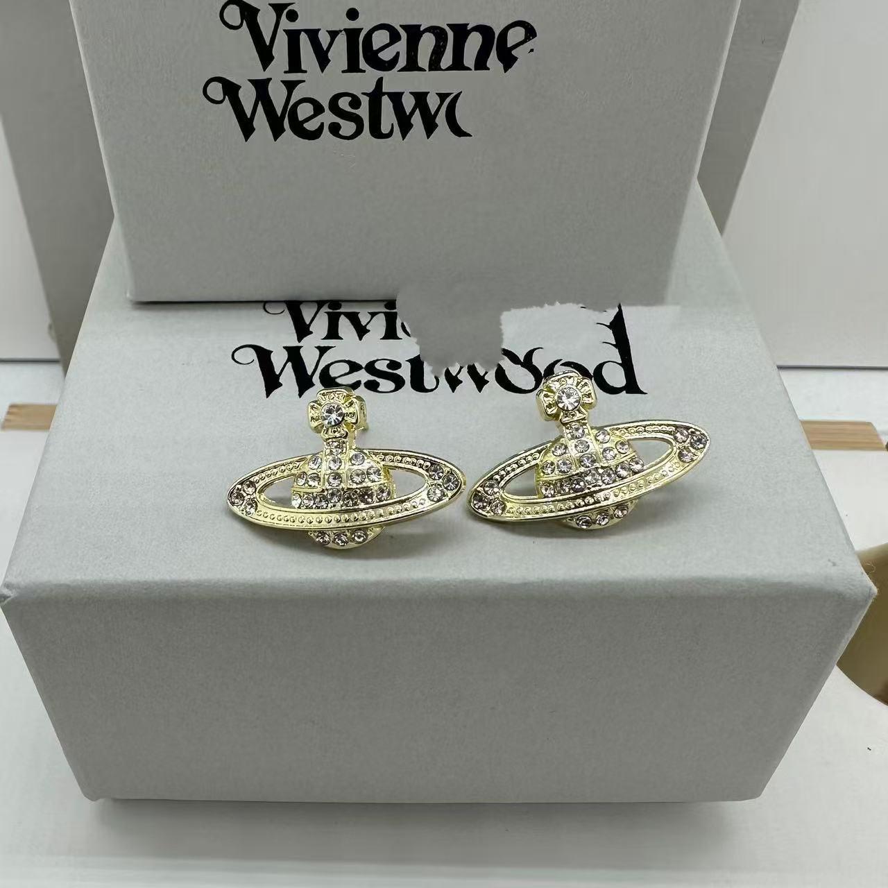 

Колье-чокер Westwood Saturn: Высокая версия, средний размер, женские бусины 10 мм, застежка с логотипом. Complete Logo Details