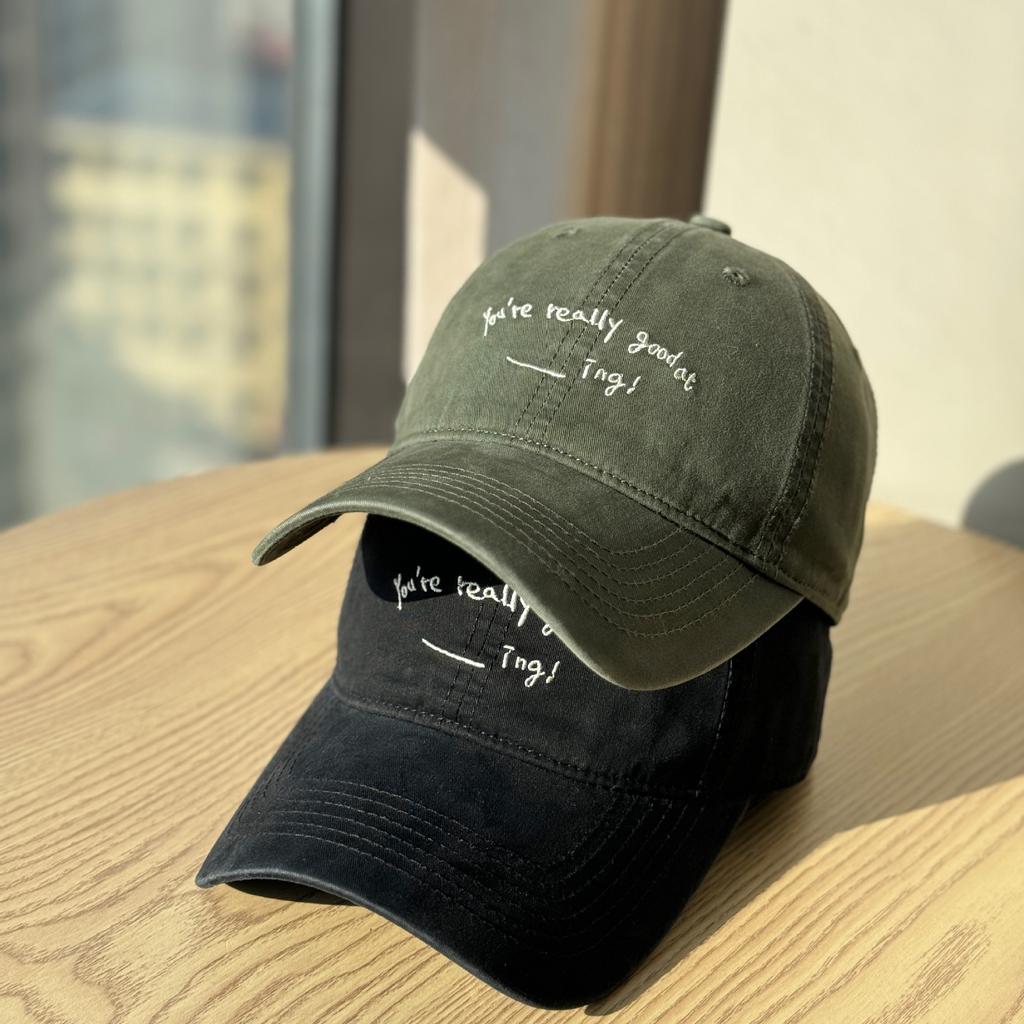 2026Neue stilvolle Baseballkappe mit weichem Schirm für Damen, Stickerei mit Buchstaben im japanischen Stil, Unisex-Frühlings-Sommer-Hut, der das Gesicht kleiner aussehen lässt