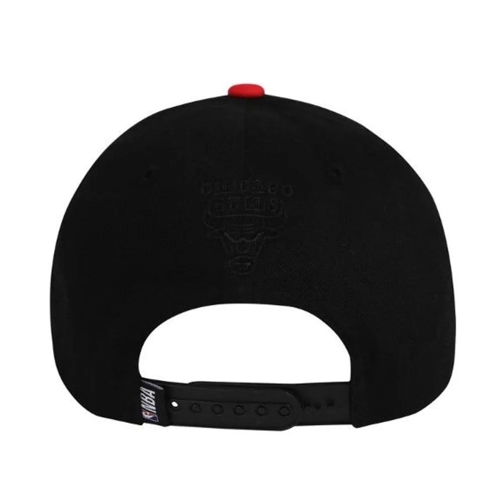 Unisex Chicago Bulls Outline Metal Snapback N245AP614P