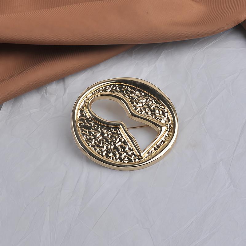 Pleated Brooch Alloy Keyhole Shape Glaze Luxury Badge Pin Trendy Banquet Clothes Metal Pin