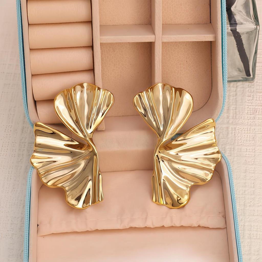 Exaggerated Women's Earrings Set: Elegant European & American Style, Trendy Smooth Finish, Light Luxury High-End Design