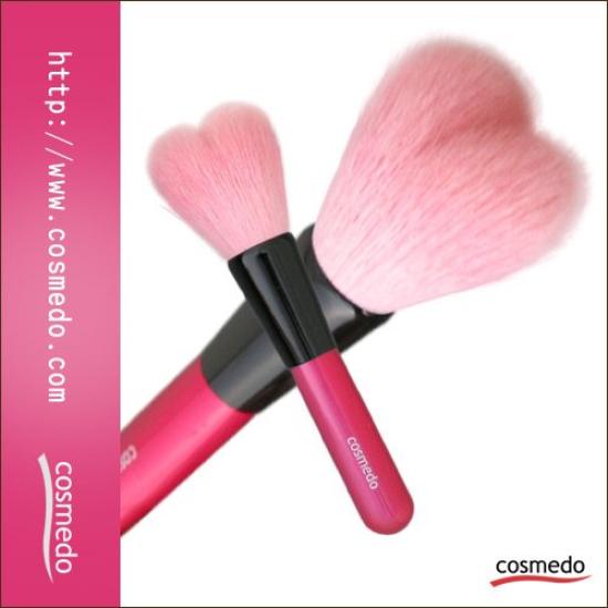 Takumi No Makeup Brush Cosmedo Kumano Brush Cheek Brush Heart-shaped (H-015P)