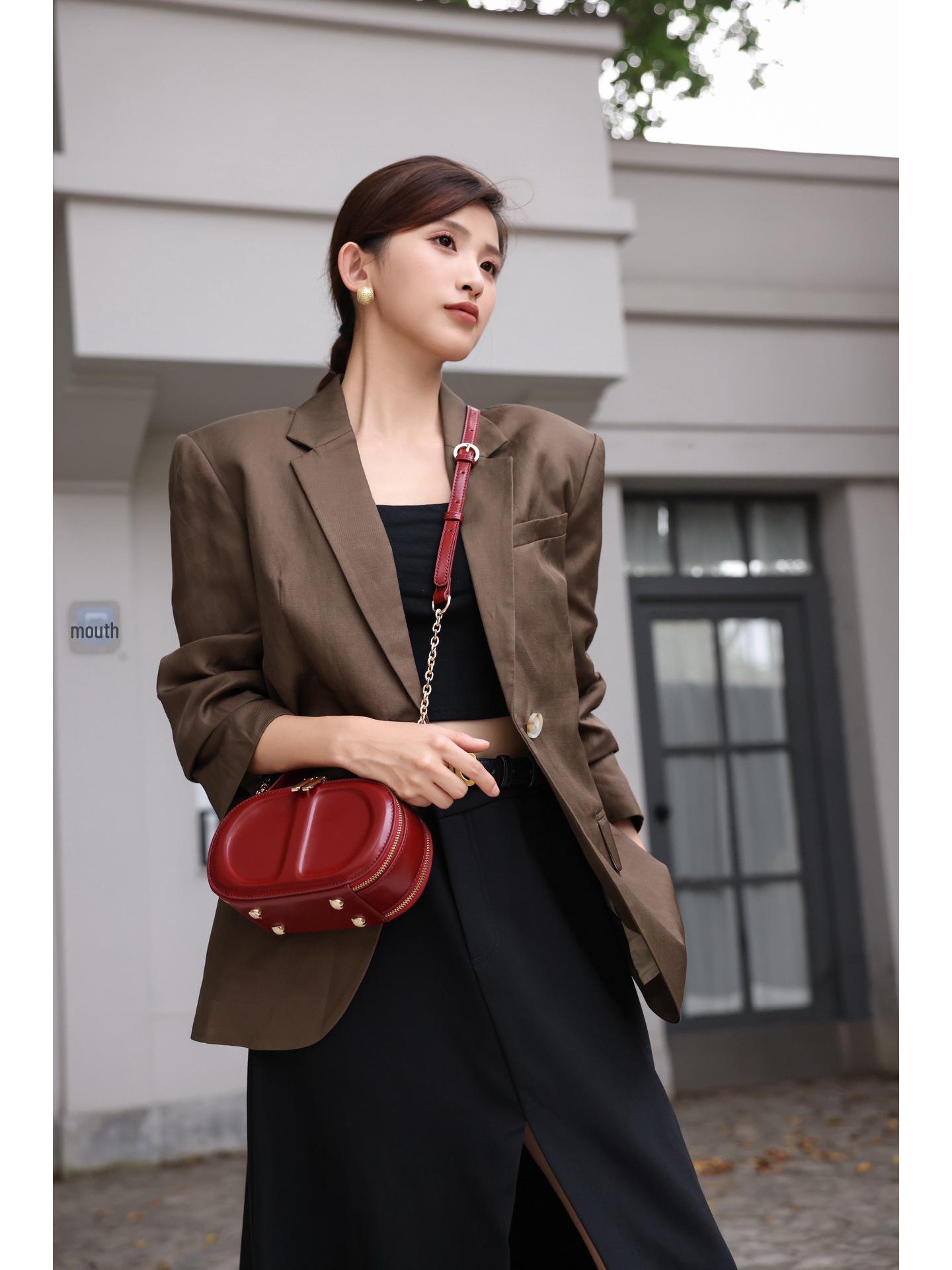 

24 New Luxury French Cowhide Handbags - Versatile Shoulder & Crossbody Chain Bags for Women 20x8x12 cm