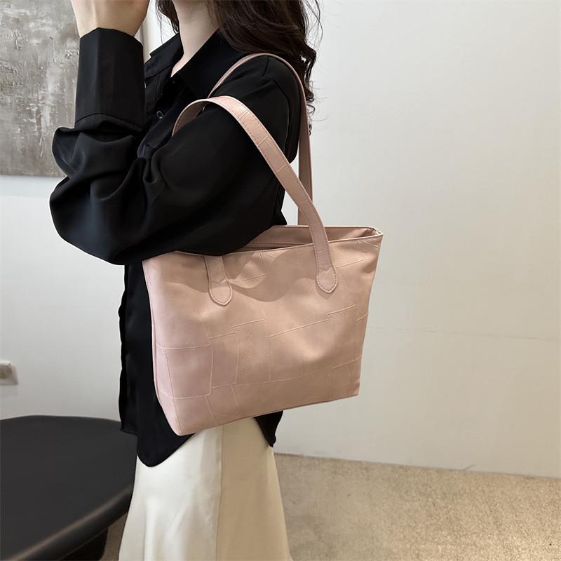 Trendy Black Pu Tote Bag For Women Spacious Commuter Shoulder Bag With Casual Style