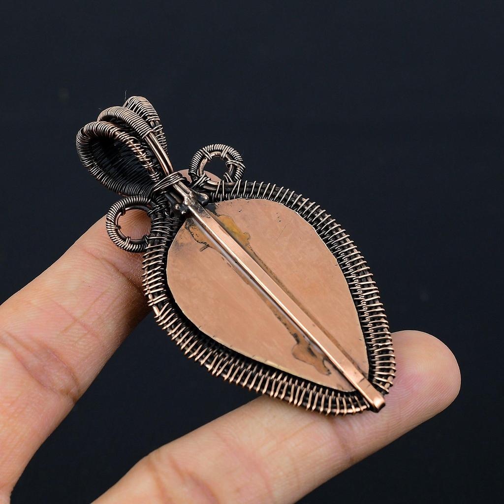 Geschnitzter Knochen-Gesichts-Edelstein, reiner Kupferdraht, umwickelt, handgefertigter Designer-Anhänger, Schmuck, Geschenk für Sie