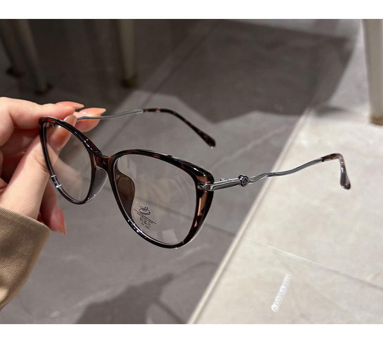 Elegant Women's Cat-Eye Butterfly Eyeglass Frame - Floral, Large, Slimming, Anti-Blue Light, Non-Prescription Glasses