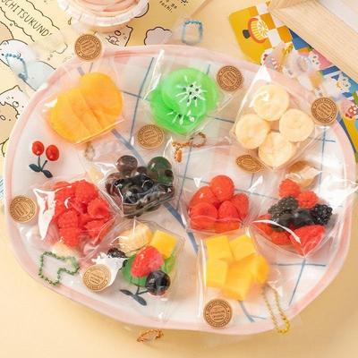 Jouet anti-stress amusant, jouet à presser en forme de fruit, jouet sensoriel doux, porte-clés, pendentif, cadeau, décoration de sac à dos