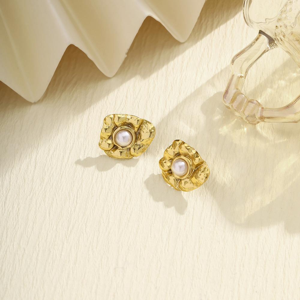 Retro Texture Pearl Earrings Exaggerated Stainless Steel Metal Wind Flower Stud Earrings Temperament Niche Design Earrings