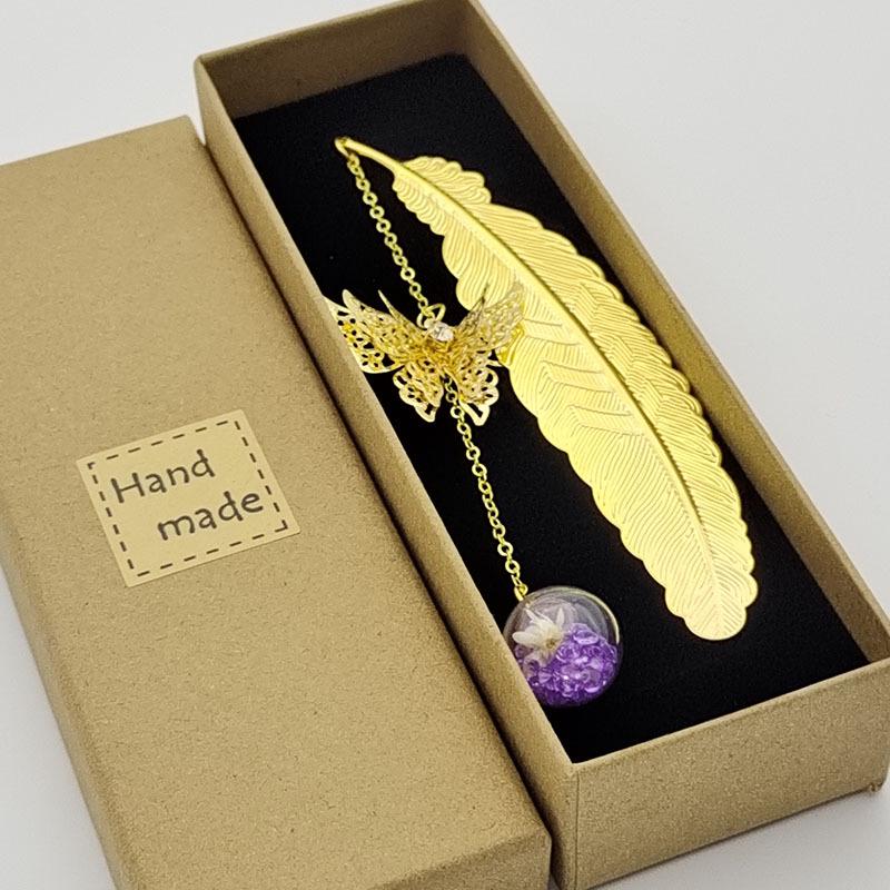 Popular Chinese Metal Feather Bookmark with Dried Flower and Butterfly Design - Perfect Teacher's Day Gift