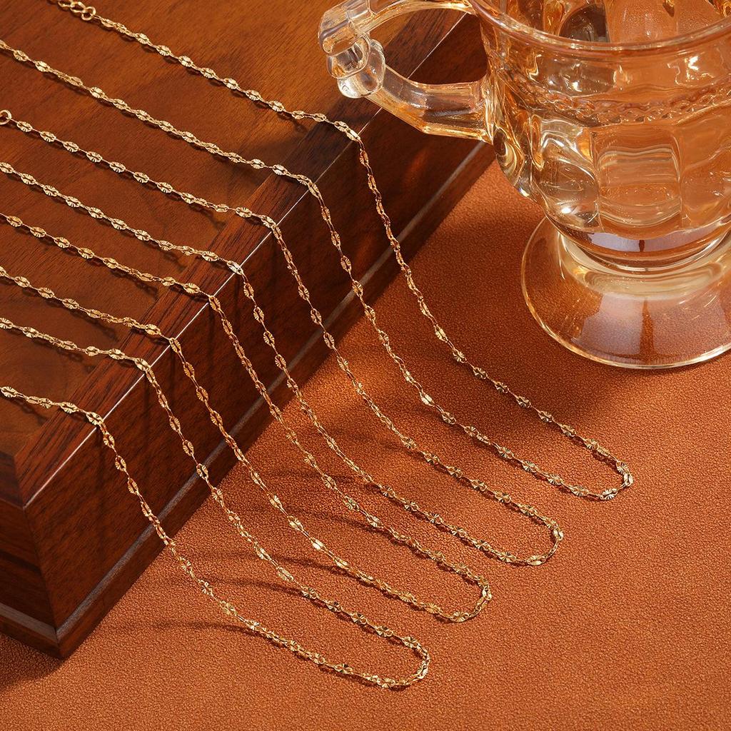 Vergoldete Edelstahl Halskette mit geprägten Lippen - Schlichtes, vielseitiges und modisches gehämmertes Design