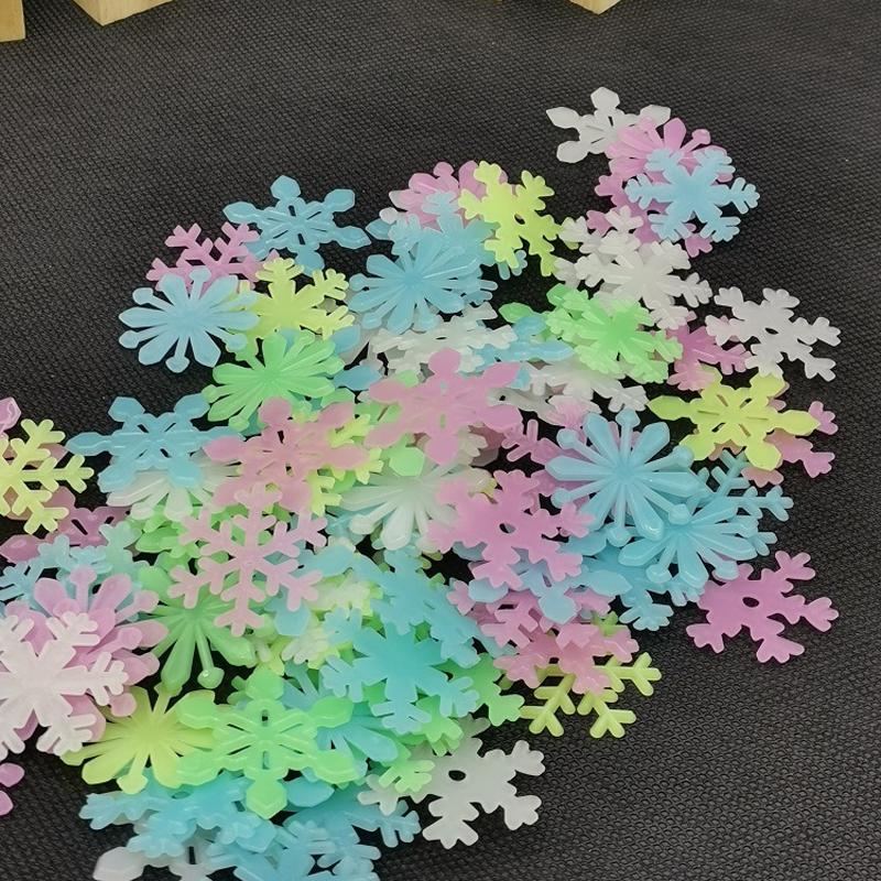 50Pcs 3D Luminous Snowflakes At Night Glowing Fluorescent Wall Stickers For Children Baby Room Bedroom Christmas Diy Decoration