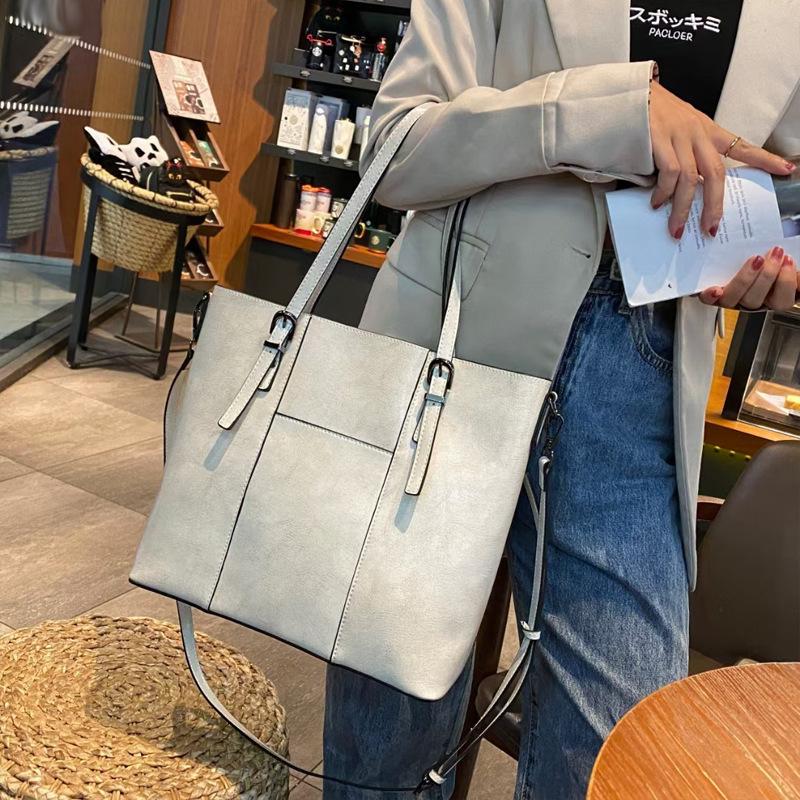 New Fashion Large Capacity Single Shoulder Crossbody Bag European and American Retro Oil Wax Pitot Bag