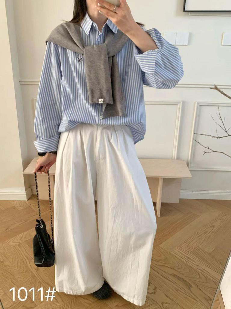 2026 Damen Slimming Blau gestreiftes Hemd im koreanischen Stil mit Smiley-Gesicht-Stickerei