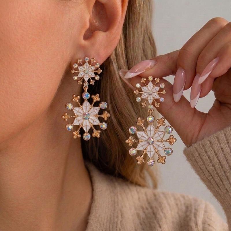 Festive Enamel Earrings for Christmas Gatherings, Gold Tone Statement Pair with Holiday Detail for Winter Looks