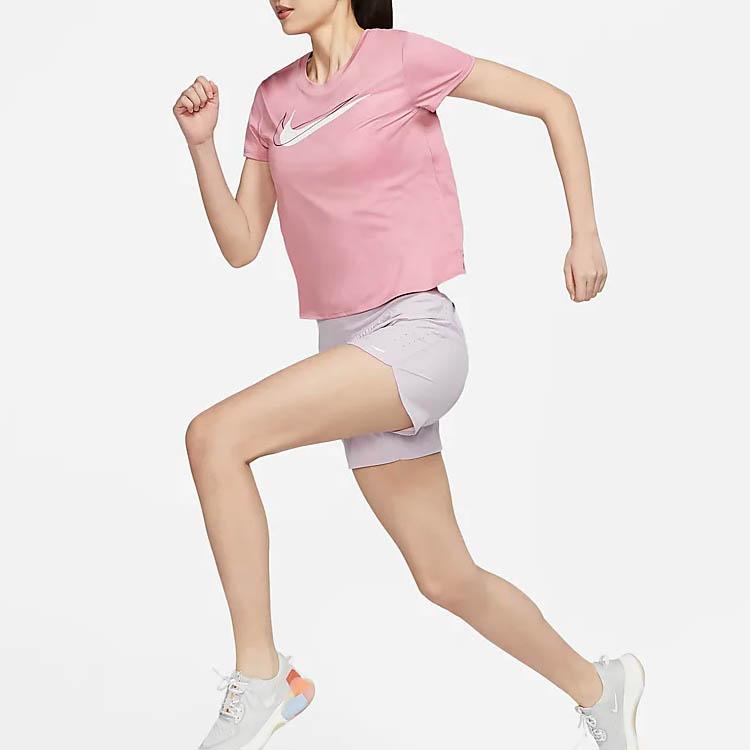 Nike Koszulka z nadrukiem logo, okrągły dekolt, szybkoschnąca, krótki rękaw, damskie topy, różowa DR7570-630