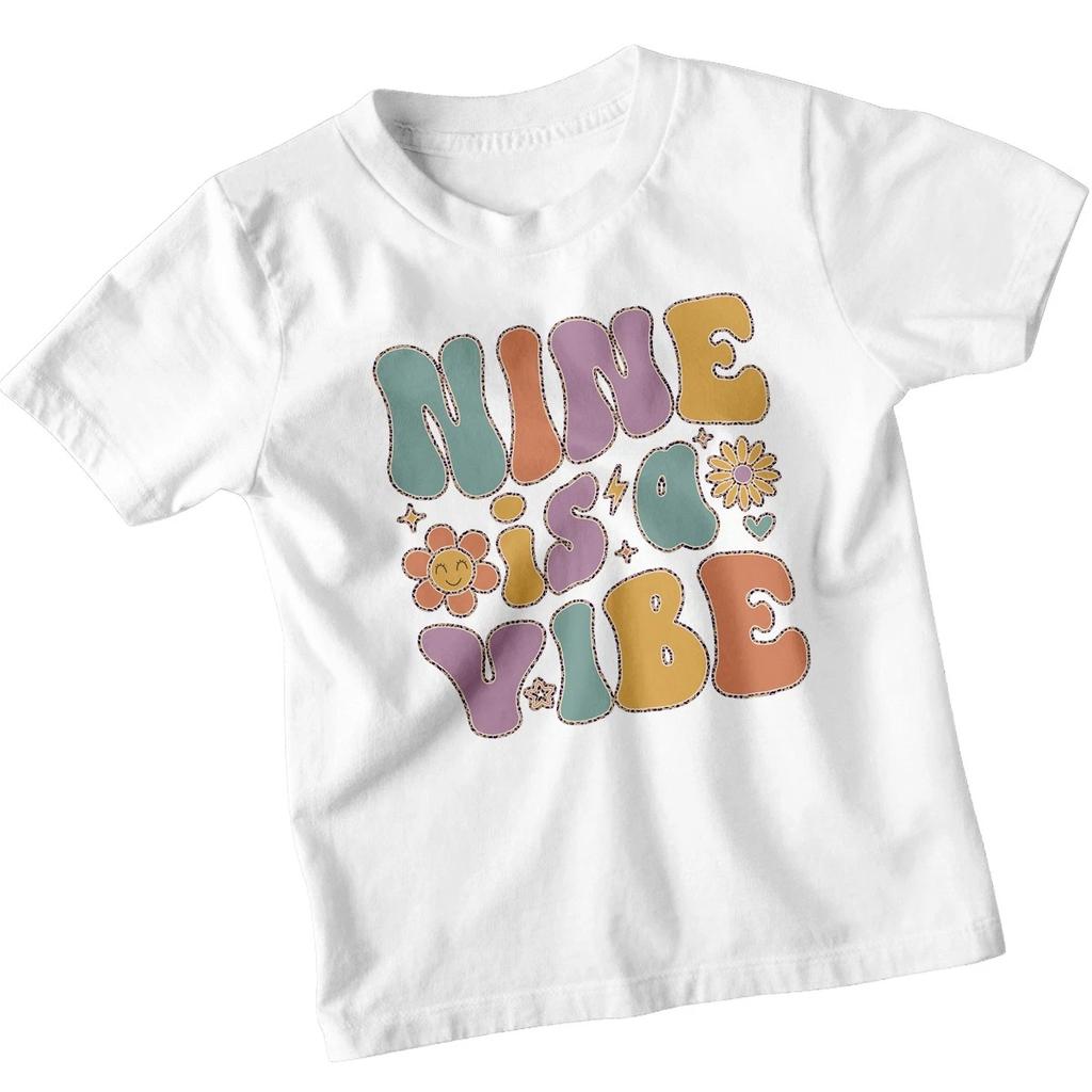 Neun Ist Ein Vibe Neunter Geburtstag Kinder T-Shirt Groovy Jungen Mädchen Party Geschenk