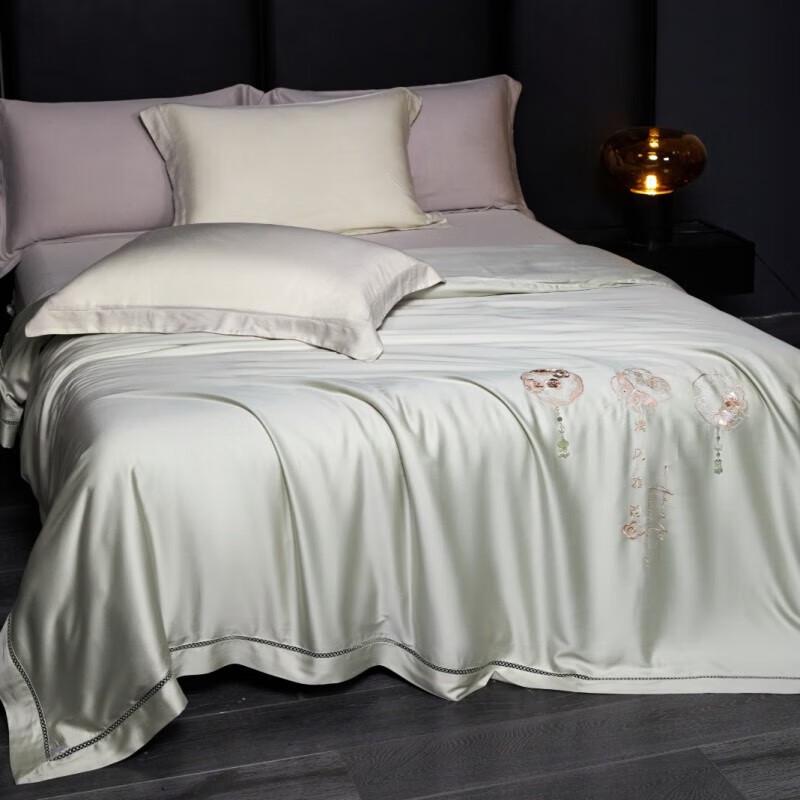 Pijiaman BGM-B2566 Kapok Quilt with Su Embroidery