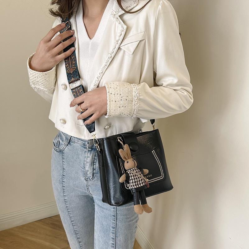 Women's Vintage Korean Wide Strap Bucket Messenger Bag CLE