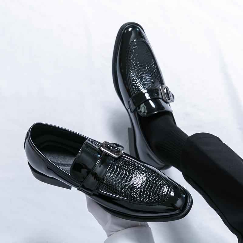 Fashion 2024 New Brand Men Wedding Leather Shoes Fashion Patent Leather Retro Business Work Shoes Derby Shoes Man Casual Flats Loafers