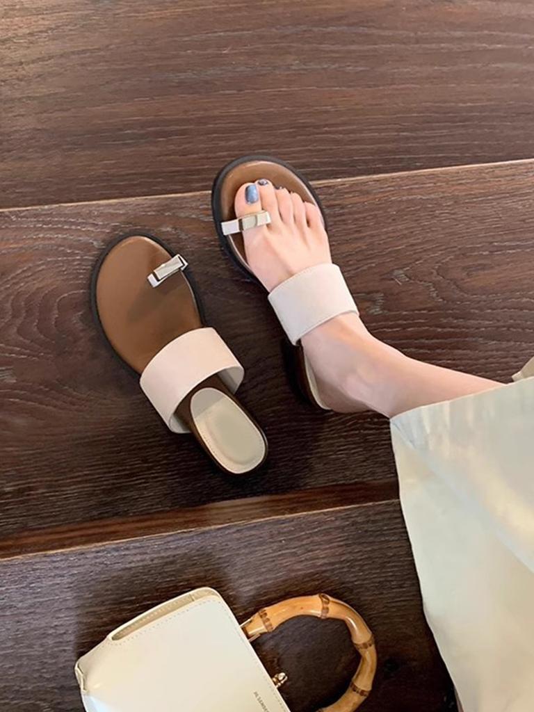 Französische Retro-Zehentrenner Damen-Oberbekleidung 2025 neue Mode vielseitiger Rock Strand-Slipper