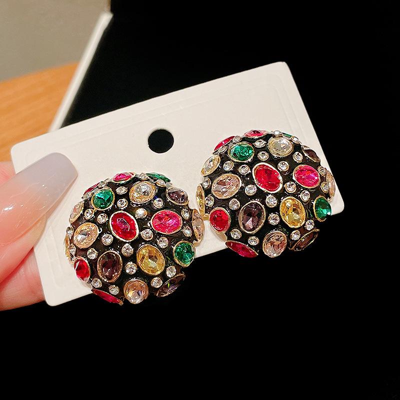 Vintage medieval exaggerated earrings women, fashionable retro high-end earrings literary light luxury temperament earrings