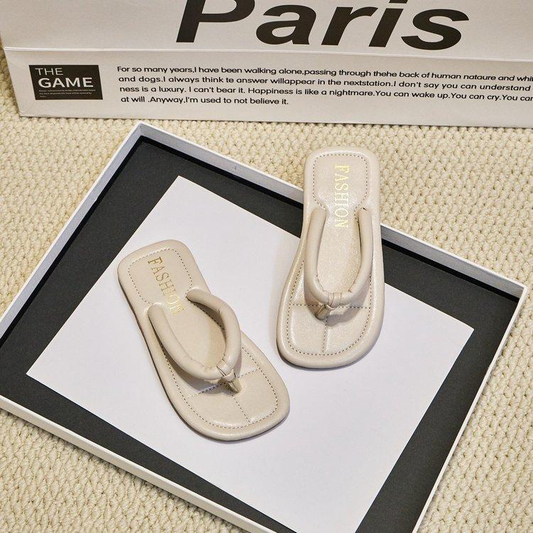 Girls slippers 2025 summer new foreign style soft sole medium older children sandals children wear beach shoes flip-flops tide
