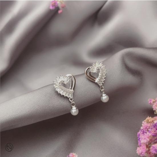 Herzförmige Einfache Mädchenhafte Süße Modische Ohrringe Koreanische Personalisierte Accessoires mit Vielseitigem Temperament