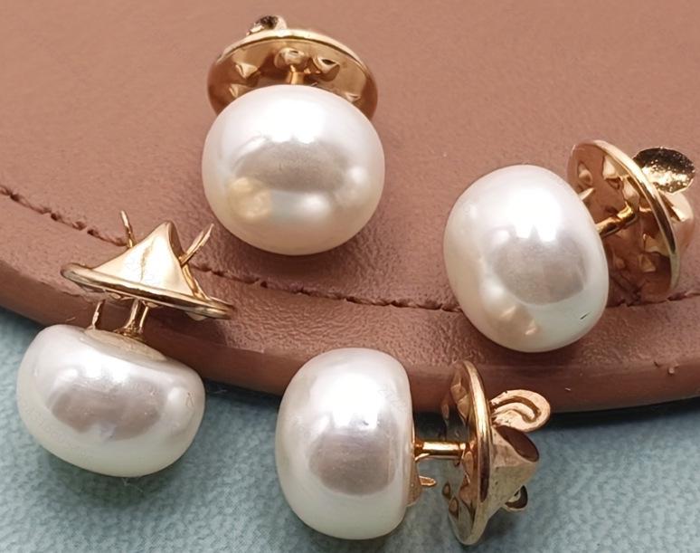Adjustable Pearl Brooch Set for Waist Tightening and Clothes Fixing