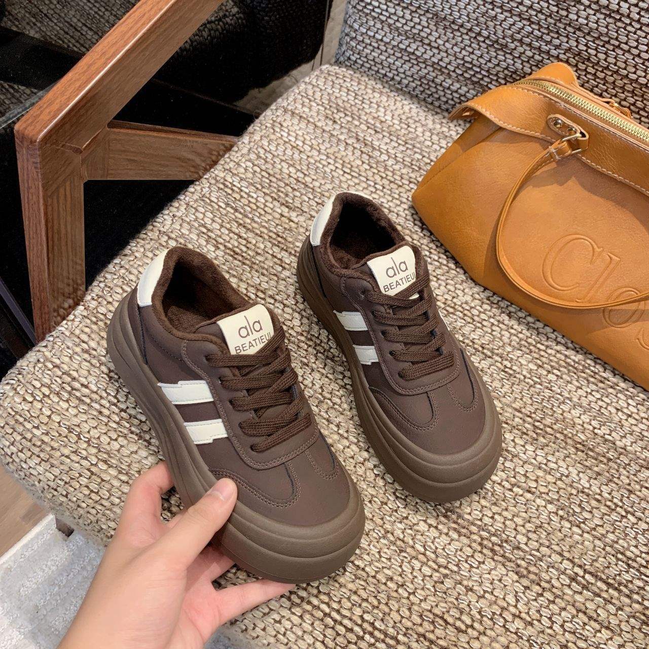 

Velvet German training shoes women s 2025 new winter retro platform two cotton sports shoes versatile casual board super soft cotton shoes 40