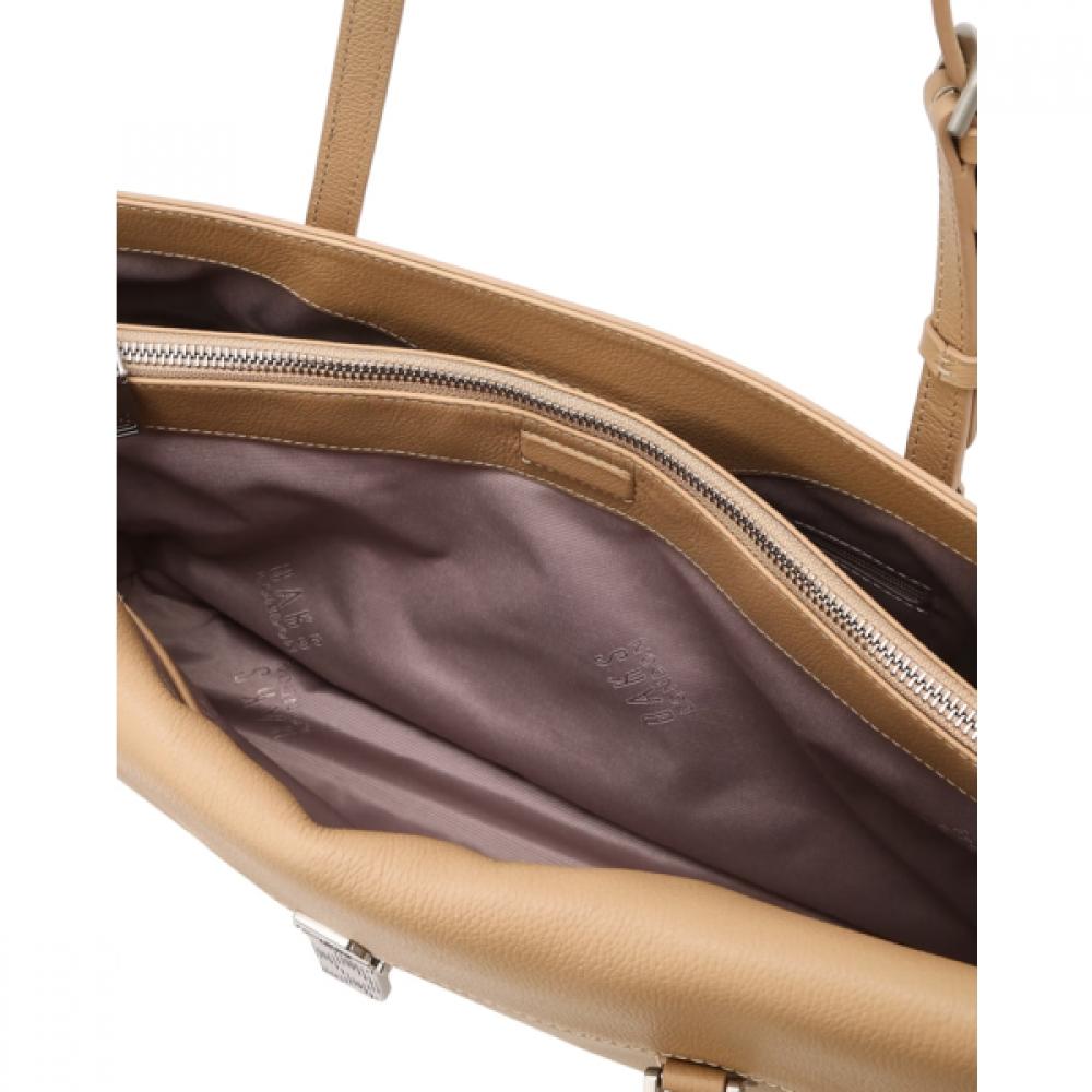 Daks Cla Brown Buckle Decoration Cowhide Shoulder Bag Dcba6f151i2
