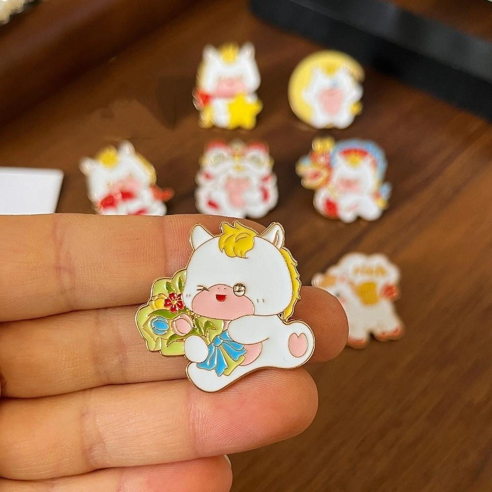 Cartoon Zodiac Horse Brooch Zinc Zinc Zinc Alloy New Year Lapel Pins Cute Animal Brooch  Clothing Accessories