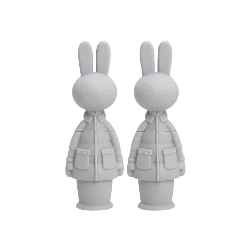 

Pack of 2 Creative Cartoon Silicone Wine Bottle Stoppers for Strong Seal to Keep Red Wine Freshing at Homes or Parties