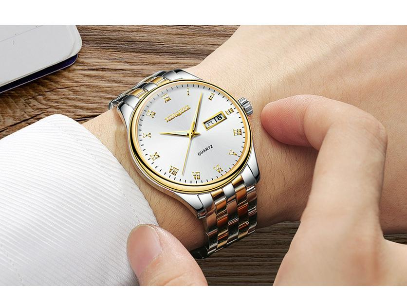 Men's Minimalist Roman Dial Waterproof Stainless Steel Wristwatch with Date, Day, and Luminous Features for All Ages.